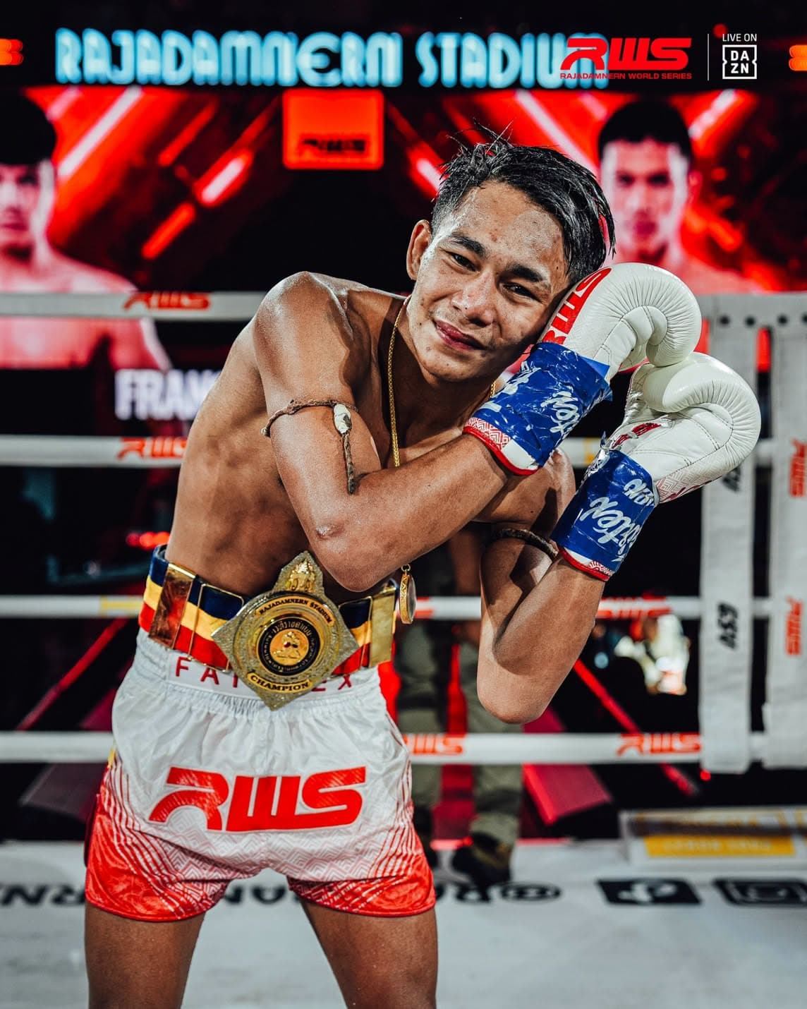 Mungkornlek Defeats Narak by Unanimous Decision to Unify Rajadamnern Featherweight Title
